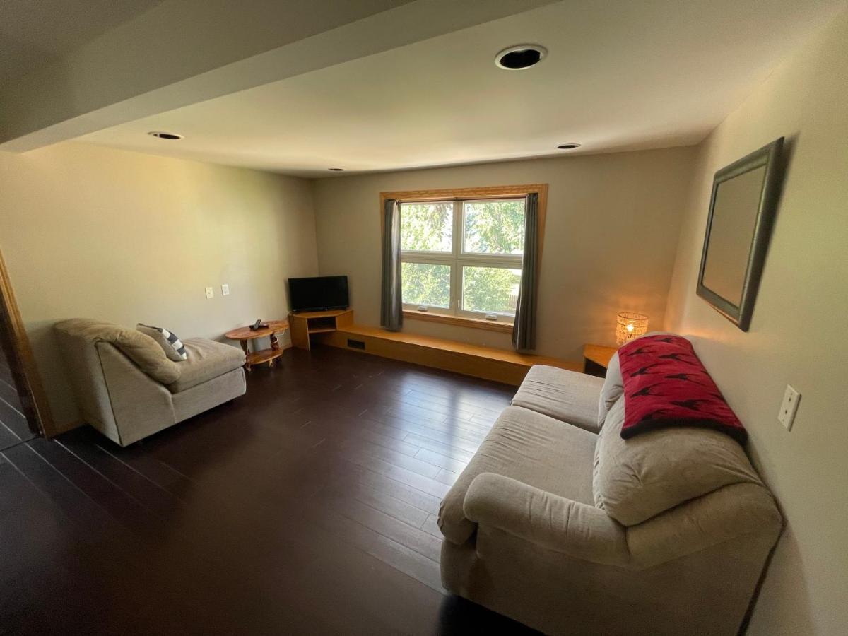 Blaeberry Valley Vacation Rentals ゴールデン エクステリア 写真