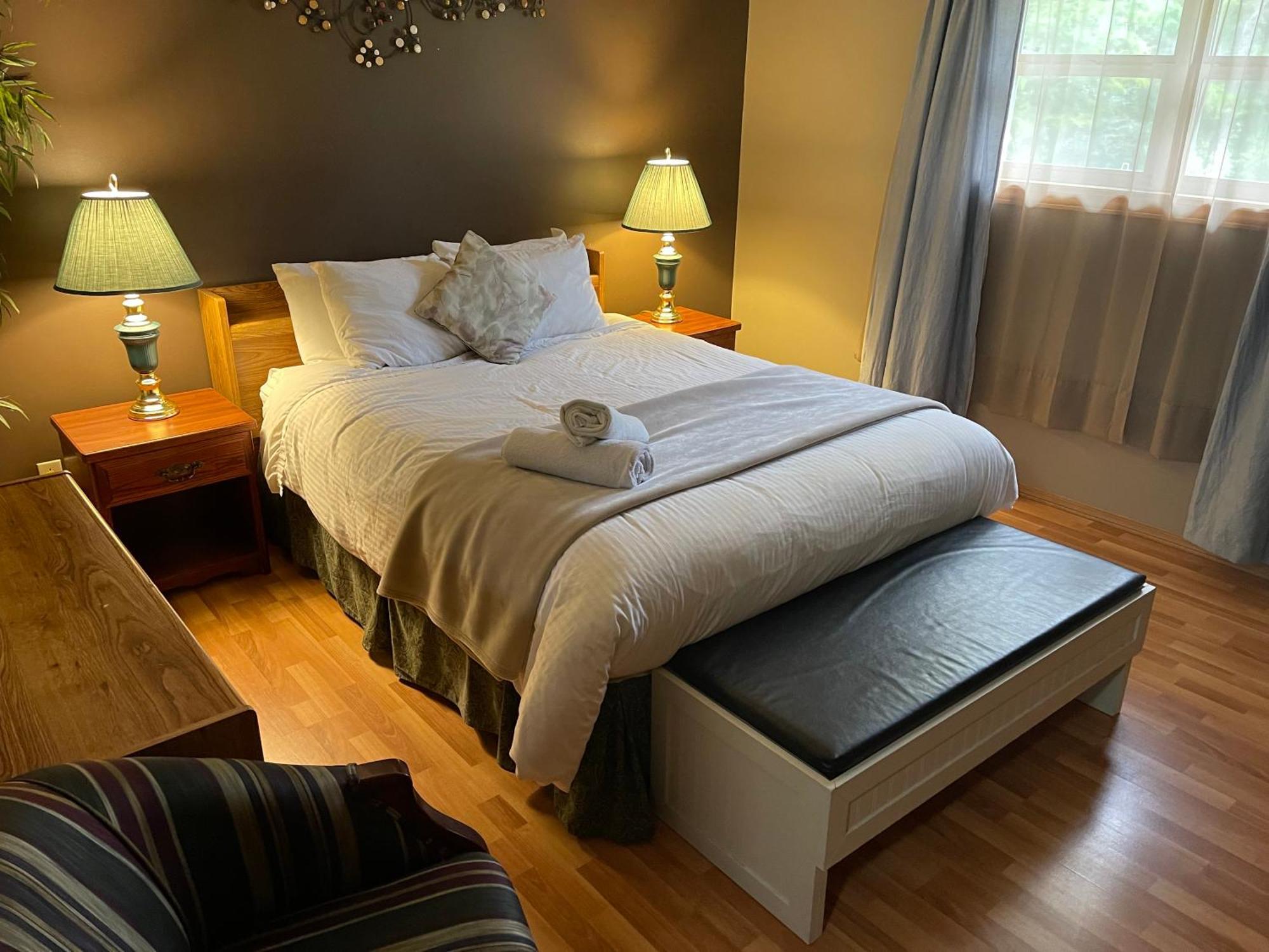 Blaeberry Valley Vacation Rentals ゴールデン エクステリア 写真