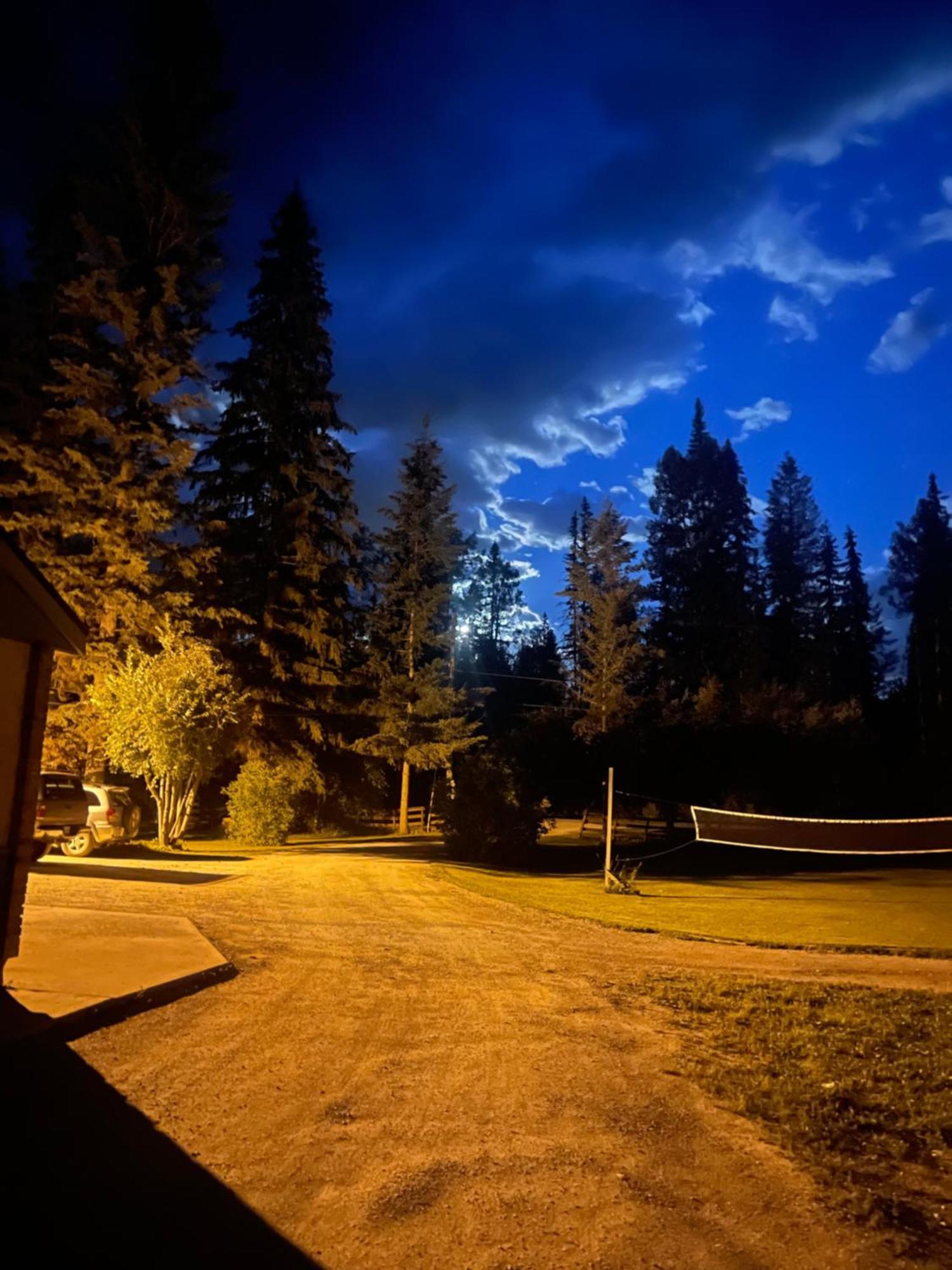 Blaeberry Valley Vacation Rentals ゴールデン エクステリア 写真